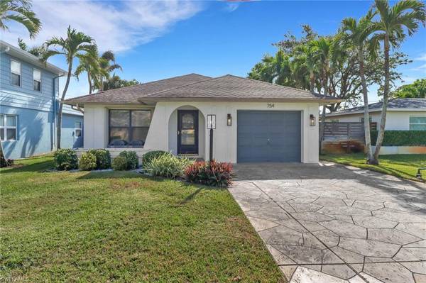 754 95th AVE N, Naples, FL 34108