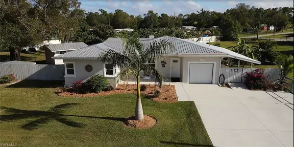 1270 Driftwood DR, North Fort Myers, FL 33903