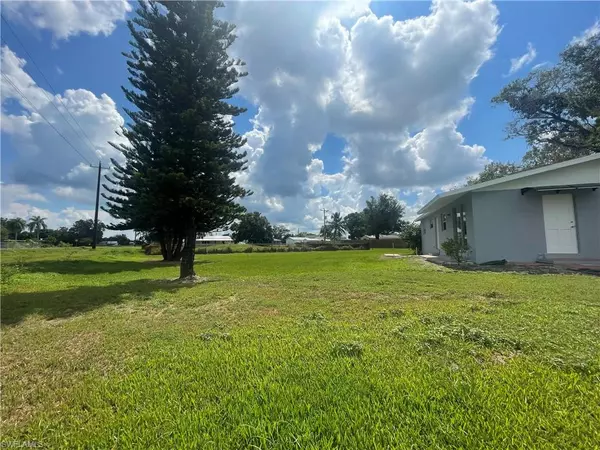 Moore Haven, FL 33471,298 6th ST