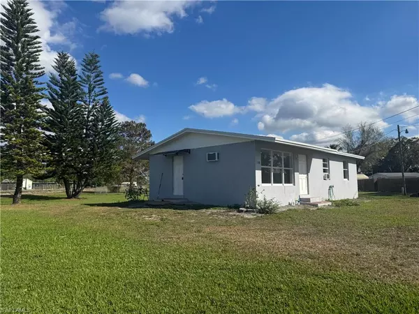 Moore Haven, FL 33471,298 6th ST