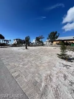 Fort Myers Beach, FL 33931,103 -105-107 Bay Mar DR