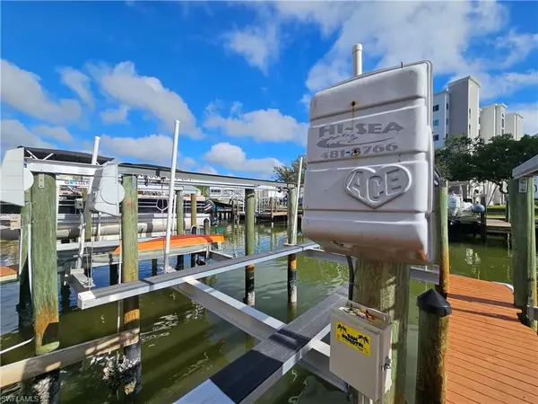 Hibiscus Boat Dock #89 Bay Beach LN, Fort Myers Beach, FL 33931