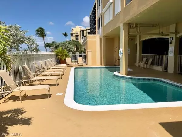 Naples, FL 34108,9577 Gulf Shore DR #304