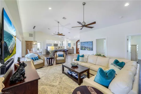 Marco Island, FL 34145,444 Balsam CT