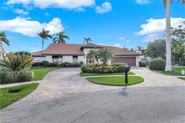 Marco Island, FL 34145,444 Balsam CT