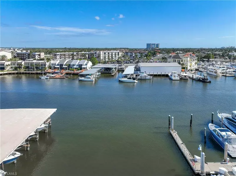 1100 8th AVE S #226G, Naples, FL 34102