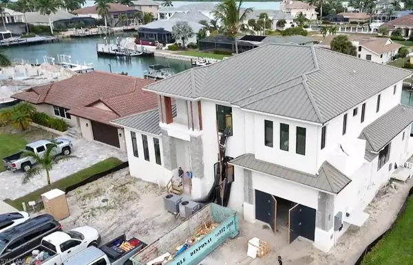 Marco Island, FL 34145,826 Magnolia CT