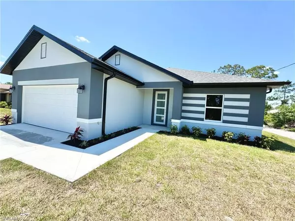 537 SUMMIT AVE S, Lehigh Acres, FL 33974