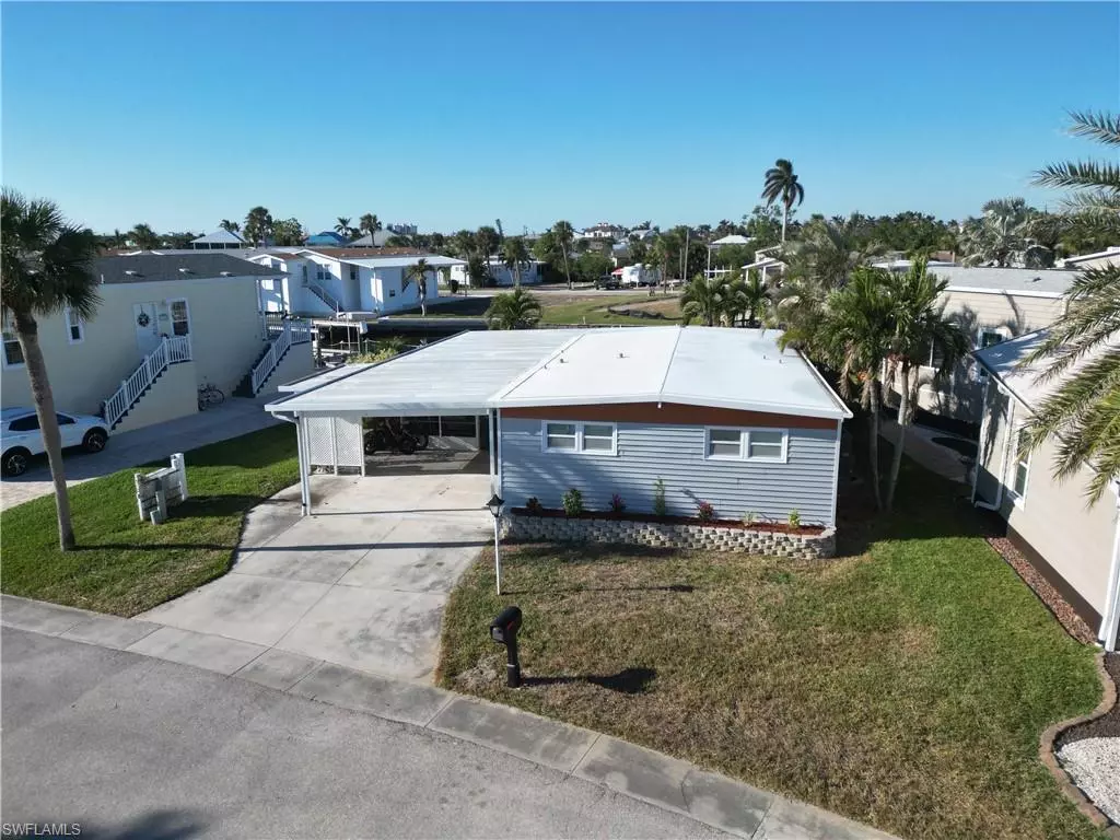 Fort Myers Beach, FL 33931,17690 Eglantine LN