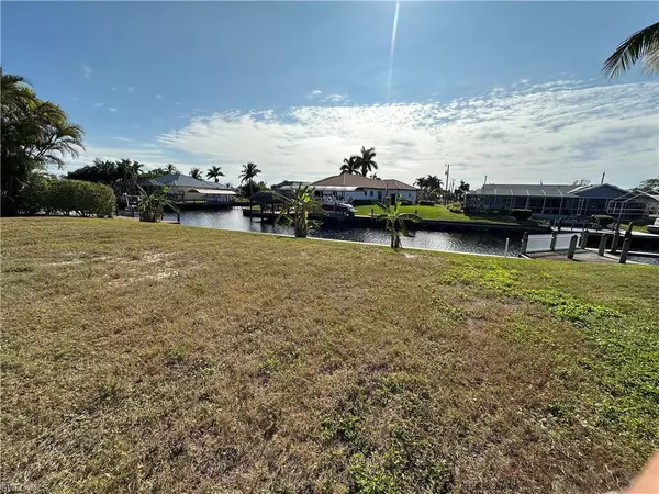 1902 Everest PKWY, Cape Coral, FL 33904