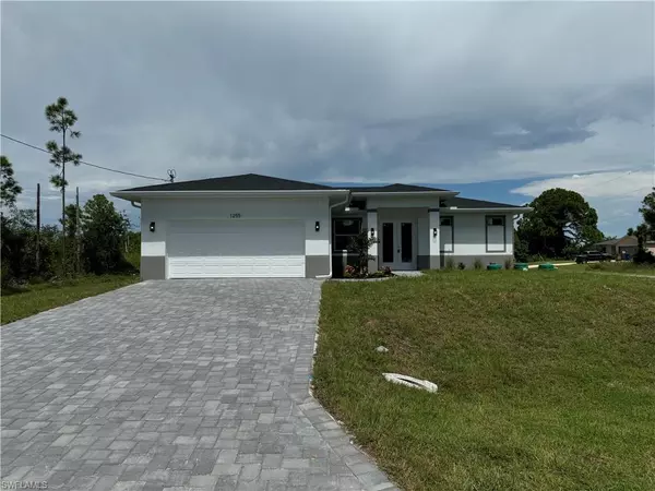 Lehigh Acres, FL 33974,1255 Edna ST E