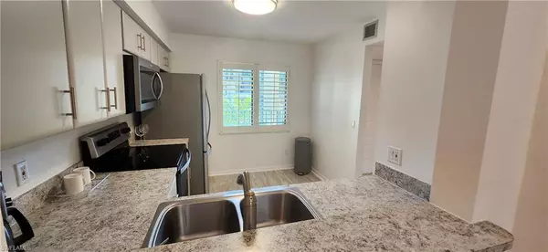 Naples, FL 34104,219 Fox Glen DR #1202