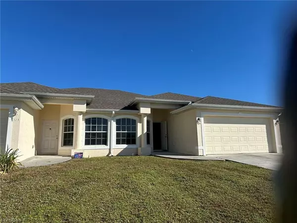 425 SE 23rd PL, Cape Coral, FL 33990