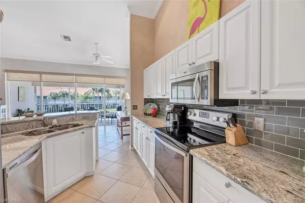 Naples, FL 34110,5260 Birmingham DR #202