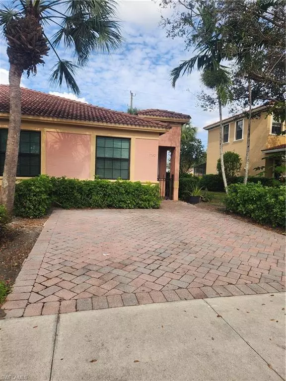 Naples, FL 34120,7542 Bristol CIR