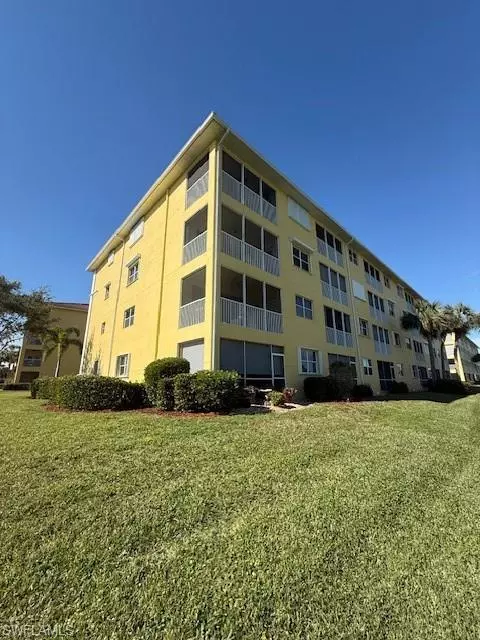 6824 Sterling Greens PL #3306, Naples, FL 34104