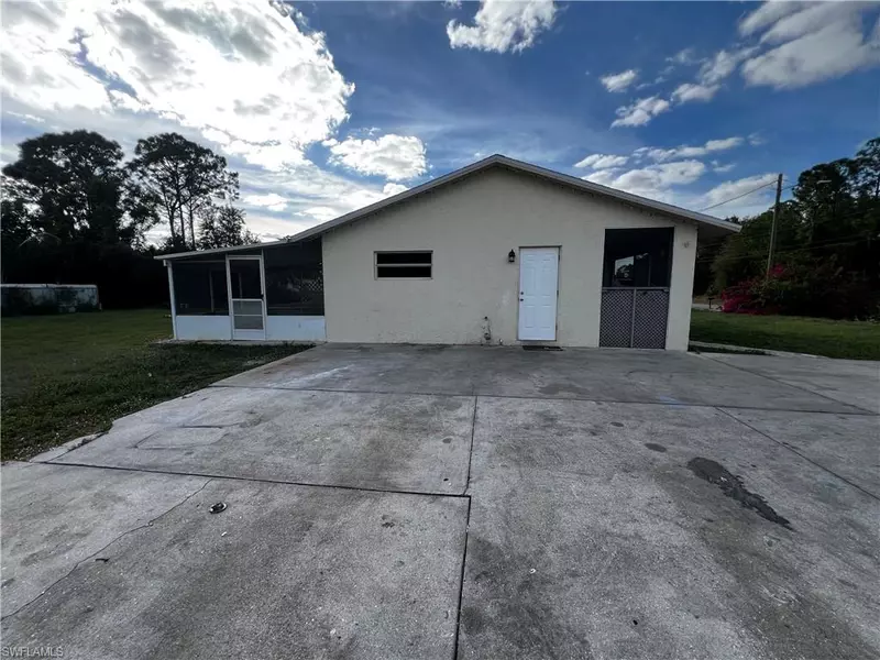 4305 2nd ST SW, Lehigh Acres, FL 33976