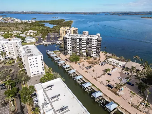 Fort Myers Beach, FL 33931,4265 Bay Beach LN #926