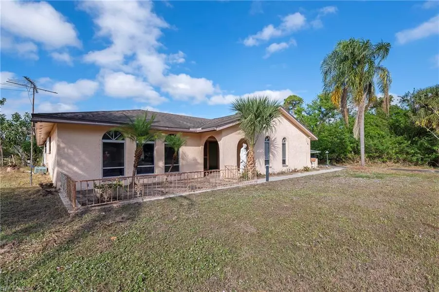 9 Edward AVE, Lehigh Acres, FL 33936