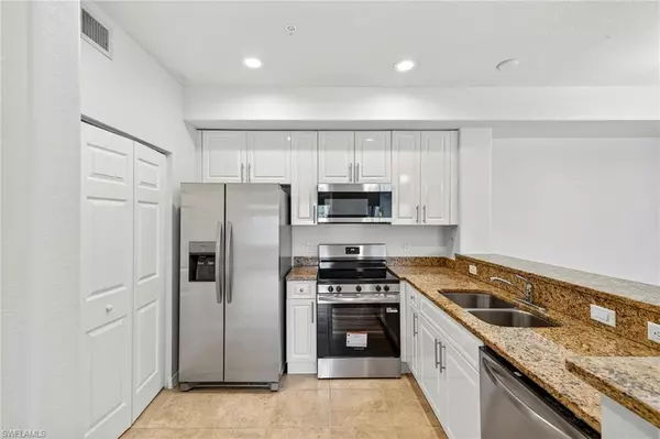 Fort Myers, FL 33966,13150 Bella Casa CIR #2193