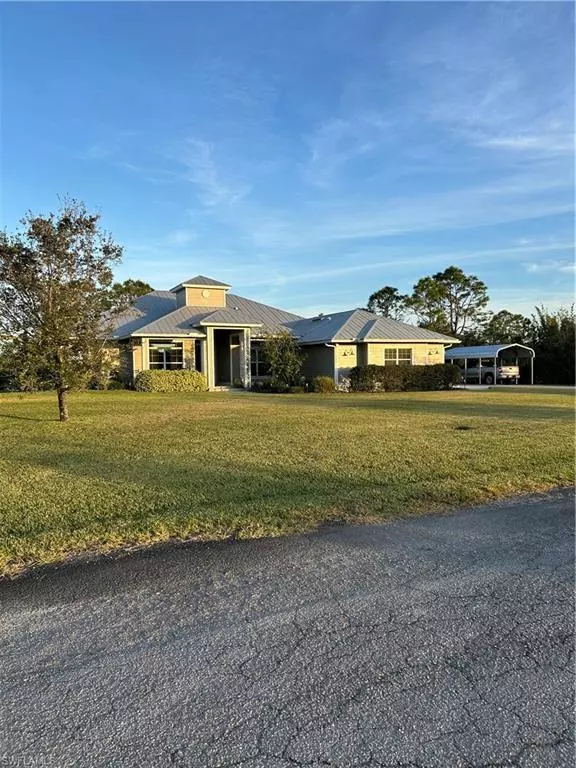 Alva, FL 33920,18900 Bridge Wood CT