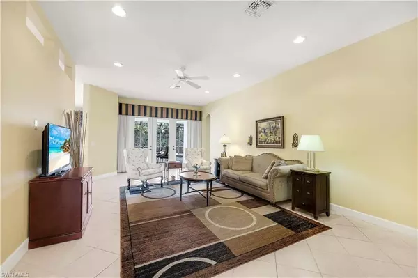 Naples, FL 34110,6132 Highwood Park LN