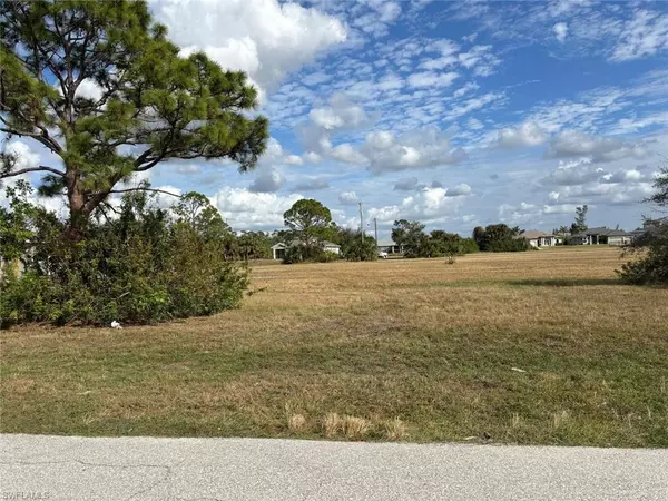 2353 NW 37th PL, Cape Coral, FL 33993