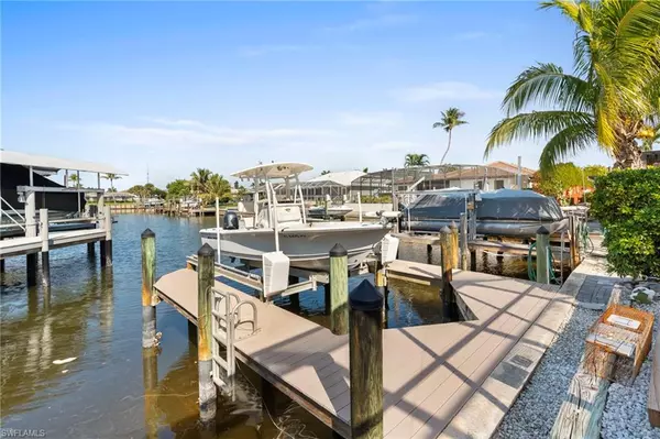 Marco Island, FL 34145,801 Apple CT