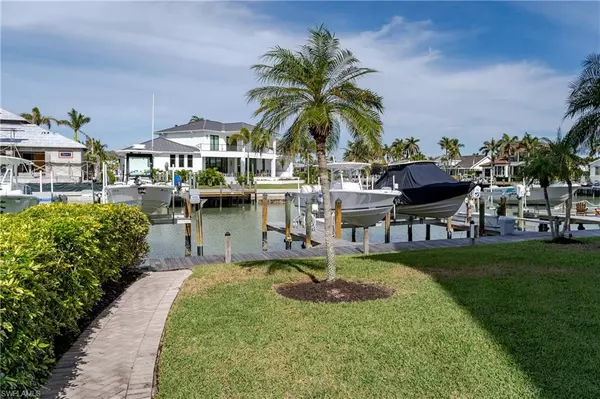 Marco Island, FL 34145,845 COLLIER CT #502