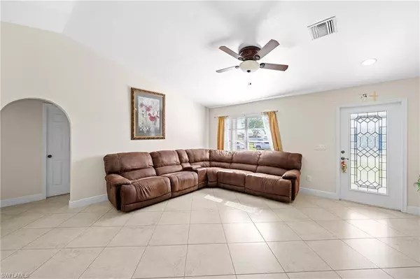 Cape Coral, FL 33914,711 SW 36th ST