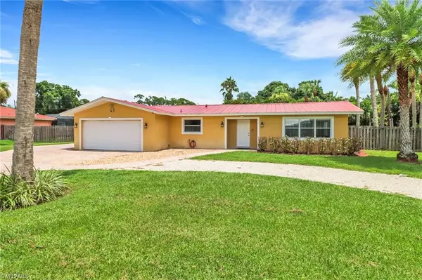 17020 Carolyn LN, North Fort Myers, FL 33917