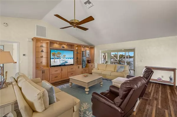 Sanibel, FL 33957,9067 Mockingbird DR