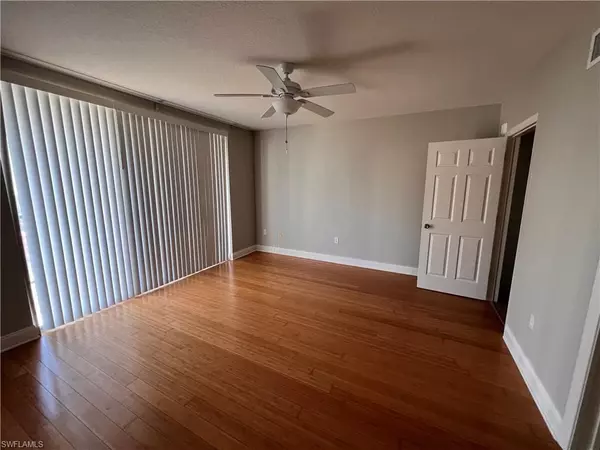 Fort Myers Beach, FL 33931,4401 Bay Beach LN #813