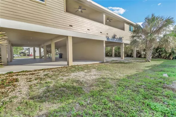 Fort Myers Beach, FL 33931,17284/286 Whitewater CT