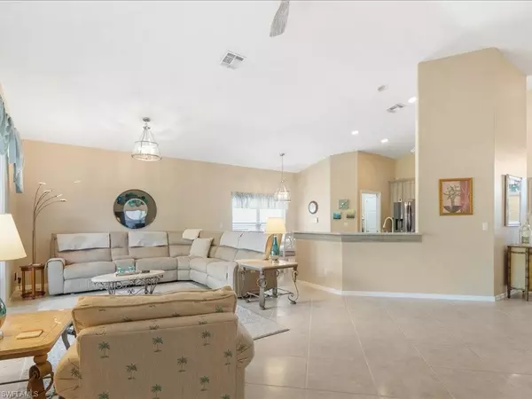 Naples, FL 34104,251 GLEN EAGLE CIR