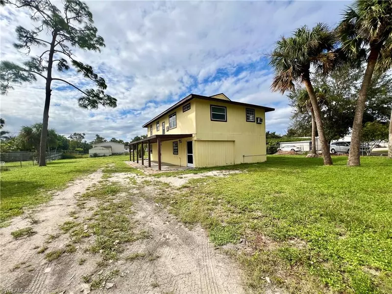 8346 Tolles DR, North Fort Myers, FL 33917