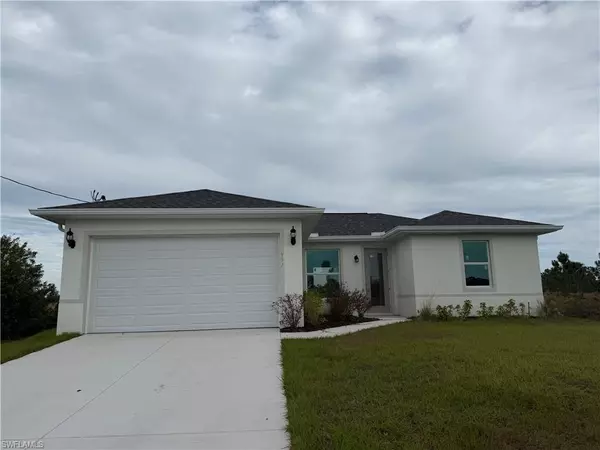 957 Commodore ST, Lehigh Acres, FL 33974