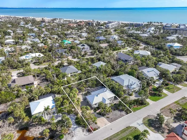 Sanibel, FL 33957,702 Pyrula AVE