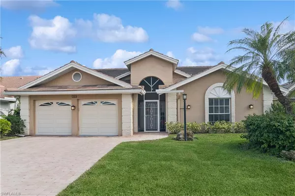 434 Countryside DR, Naples, FL 34104