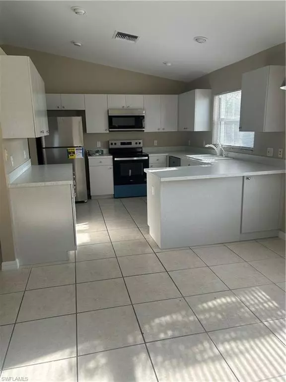 Cape Coral, FL 33990,1426 SE 8th AVE