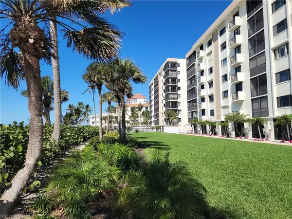 Naples, FL 34108,10475 Gulf Shore DR #124