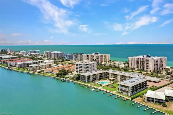 Naples, FL 34103,3200 Gulf Shore BLVD N #401