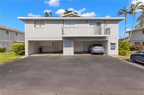 3271 Royal Canadian TRCE #1, Fort Myers, FL 33907