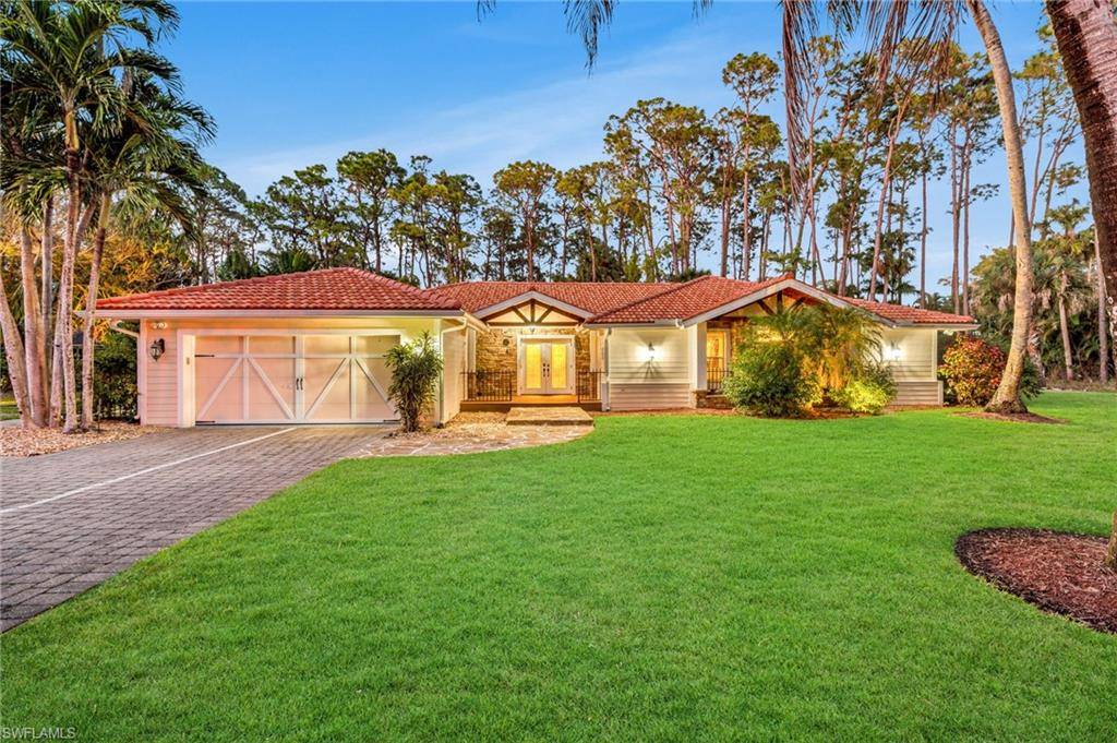 2347 Coach House LN, Naples, FL 34105