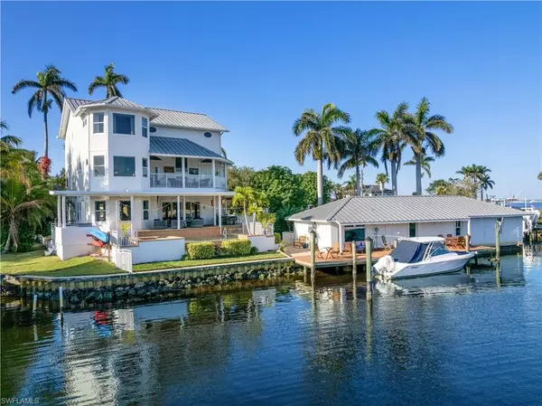 Fort Myers, FL 33919,901 Robalo DR