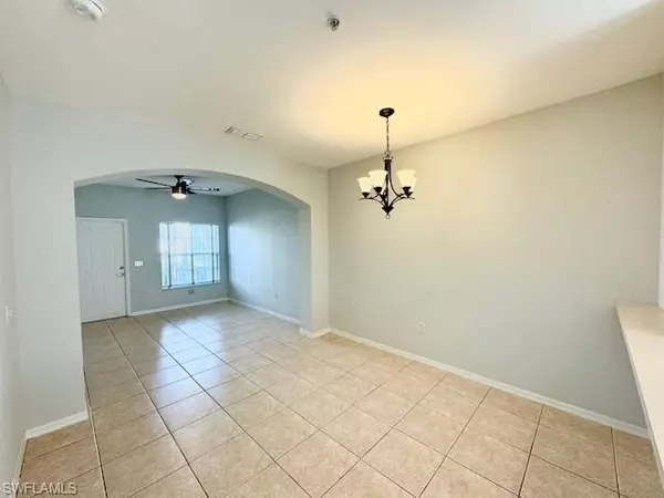 Naples, FL 34109,3298 MEGAN LN #4