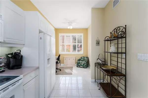 Naples, FL 34114,6750 Beach Resort DR #11