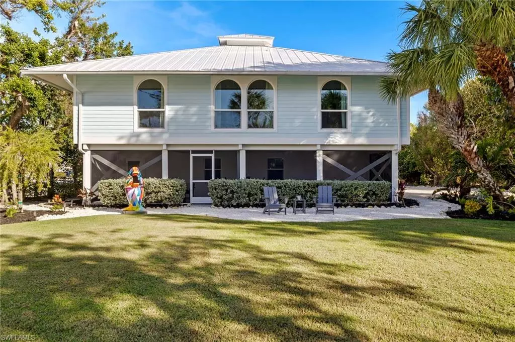 Sanibel, FL 33957,640 Periwinkle WAY