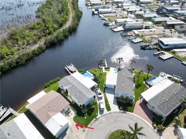 Fort Myers Beach, FL 33931,17721 Canal Cove CT