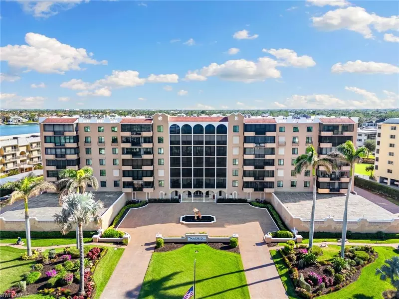 3430 Gulf Shore BLVD N #2B, Naples, FL 34103